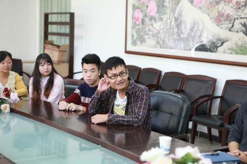 员工代表发言.JPG